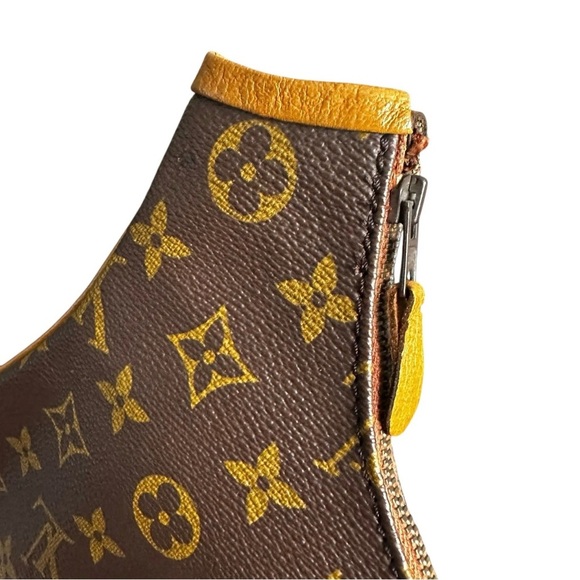 Louis Vuitton Monogram Leather Tennis Racket Zippered Sleeve Cover - Picture 7 of 9